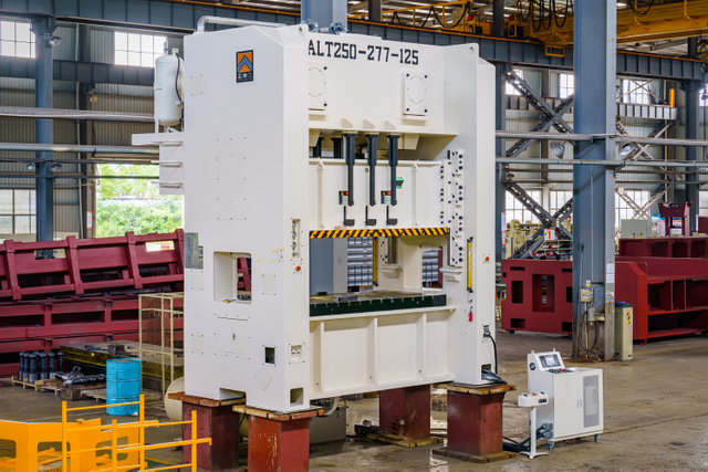 Delikli metal plakayı delmek için yüksek kaliteli Paslanmaz Çelik Delikli Sac yapma makinesi