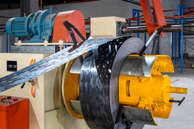 Makine Pres Form Oluşturucu Ekipman Tedarikçisi Elektrikli Pres Kalıp Besleyici Anahtar Teslimi Çözüm